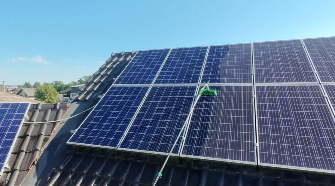 Strokovno čiščenje solarnih panelov po vsej Sloveniji