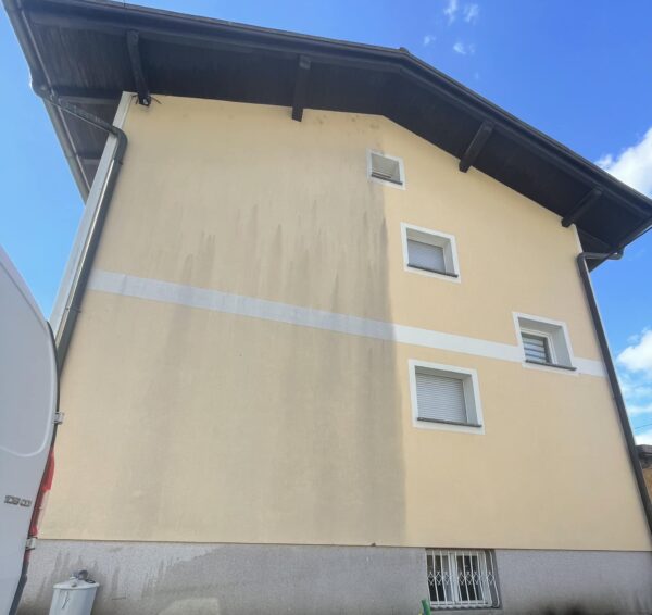 Nizkotlačno čiščenje fasade